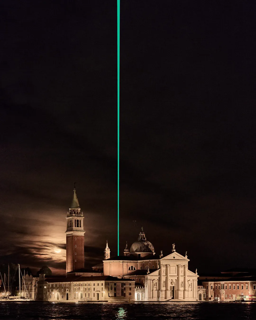 Higher Power di Chris Levine, Biennale 2026.
